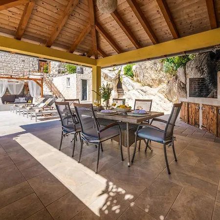 Rustic Charm Čilipi