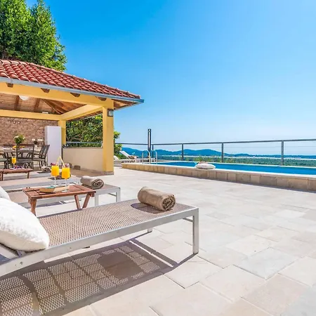 Villa Rustic Charm