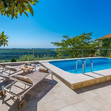 Rustic Charm Villa Čilipi