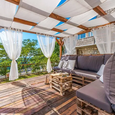 Villa Rustic Charm *